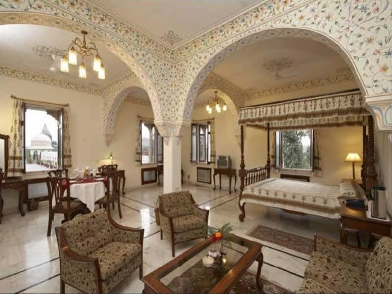 Отель Amar Mahal Орчха Экстерьер фото